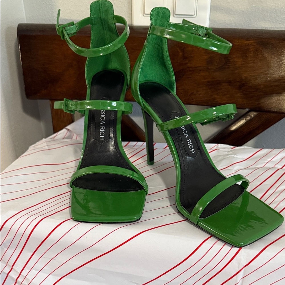 Jessica Rich Green Patent Strappy Heels